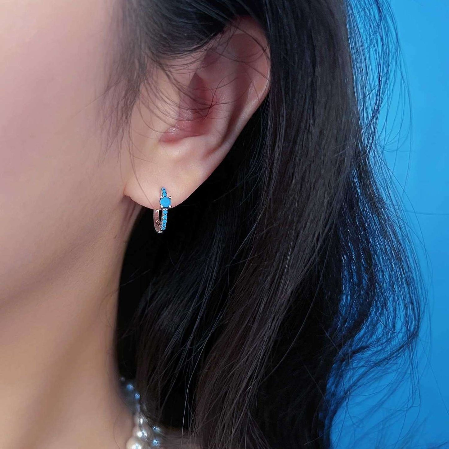 Sterling Silver Simple Retro Turquoise Earrings - model shot 3