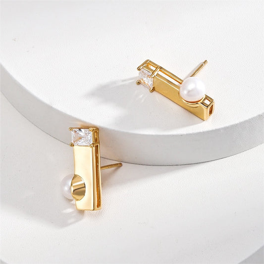 Vermeil Sleek Bar Pearl Zircon Stud Earrings